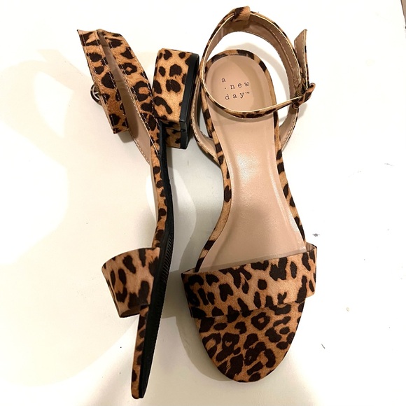 👠 A NEW DAY Winona Ankle Strap Sandals Leopard Print Target Brand NBW si… - Picture 2 of 10